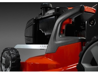 Газонокосилка бензиновая Husqvarna LC 247