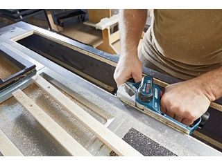 Аккумуляторный рубанок Bosch GHO 12V-20