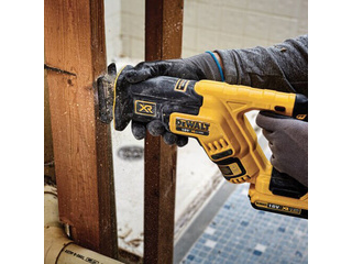 Акумуляторна шабельна пилка DeWALT DCS367N (каркас) DCS367N