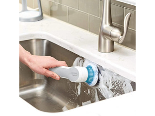 Акумуляторна щітка Black & Decker BHPC110