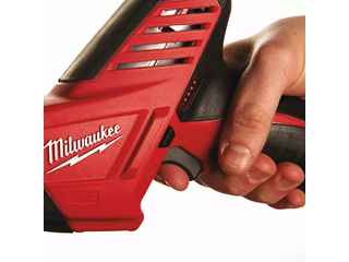 Акумуляторна шабельна пилка MILWAUKEE M12 C12 HZ-202С